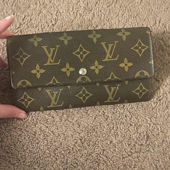 Authentic Louis Vuitton Monogran LV Logo Sarah Long Zip Brown Wallet - Picture 5 of 13